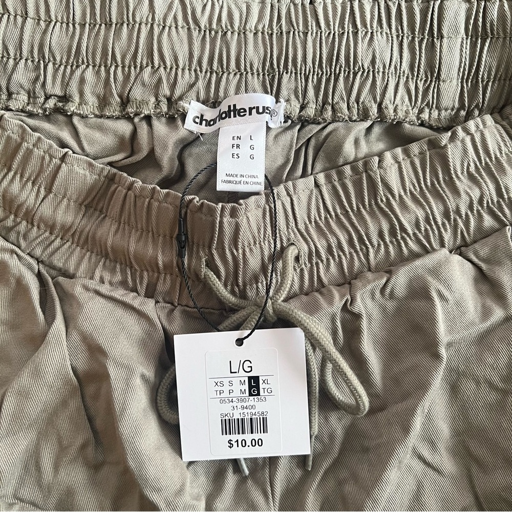Shorts - Picture 3 of 3